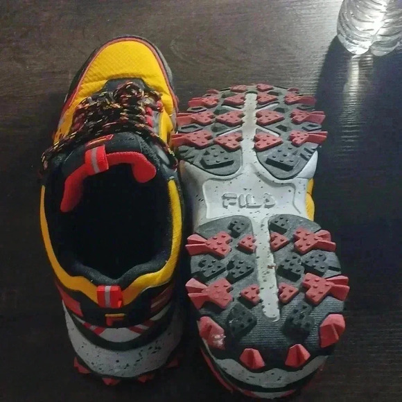 Fila sneakers..beautiful tropical colors...worn once..smoke free home - Picture 7 of 7